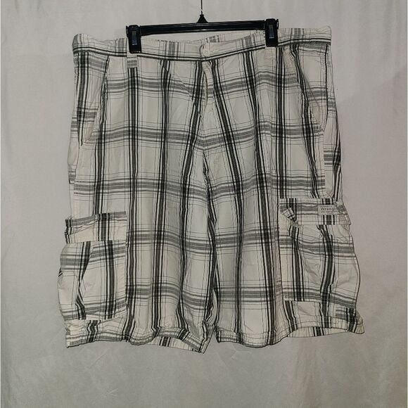 Wrangler Cargo White Gray Plaid Shorts Size 42 - Picture 1 of 6